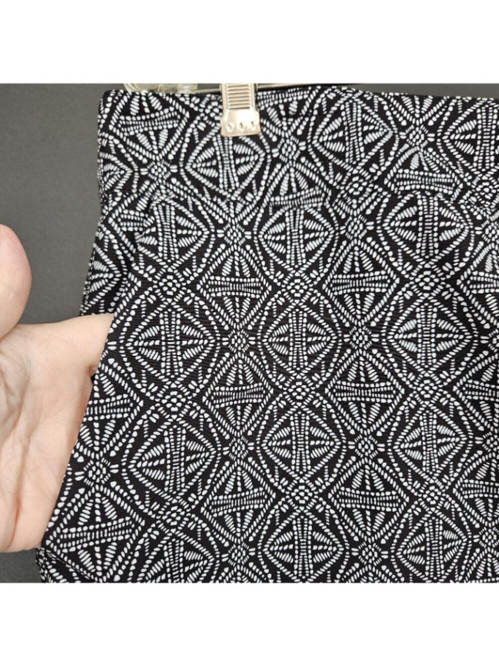 RipSkirt Wrap Skirt Large Black Geometric Sheath Stretch Travel Knee Length - Picture 5 of 12